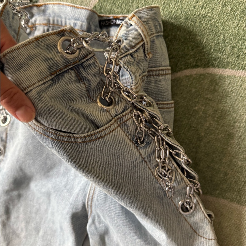 Chain-Embellished Light Blue Jeans - Picture 2 of 6
